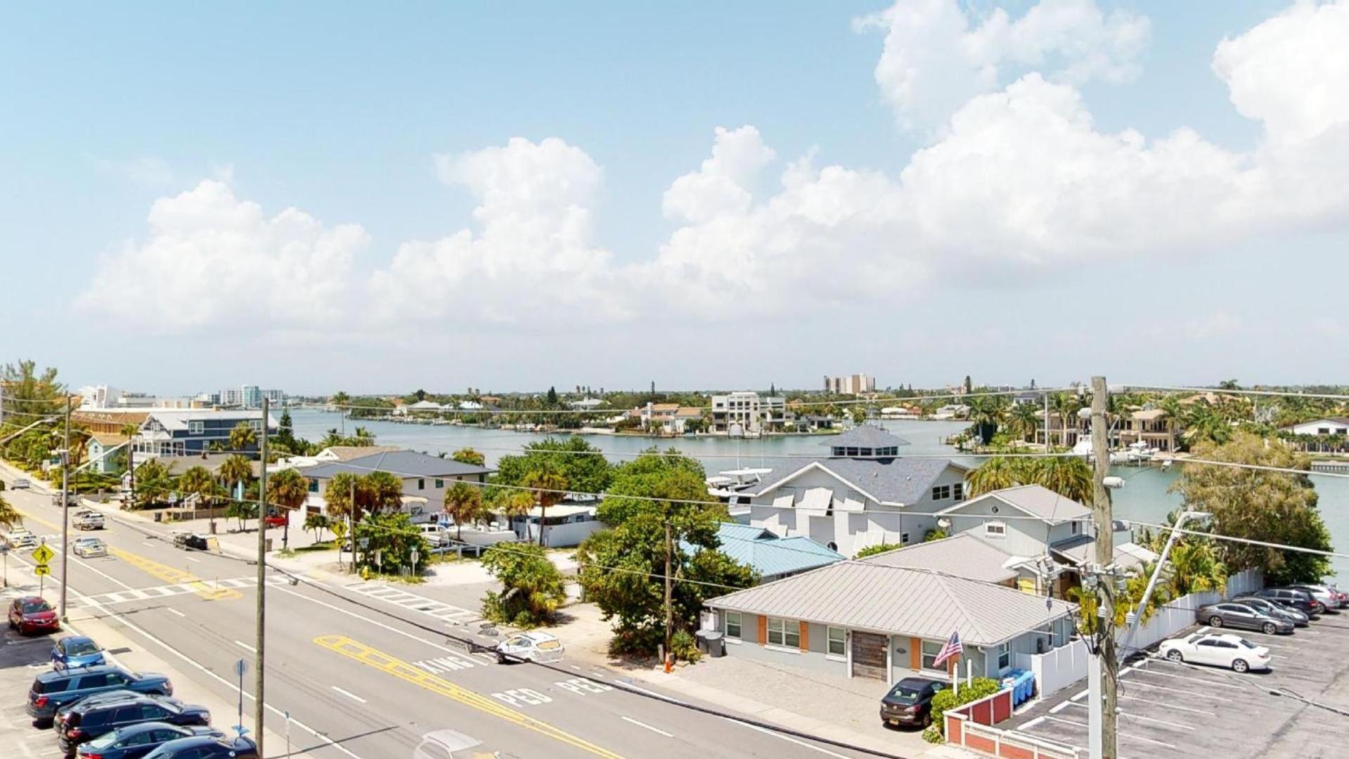 Island Inn Beach Resort St. Pete Beach Exterior photo